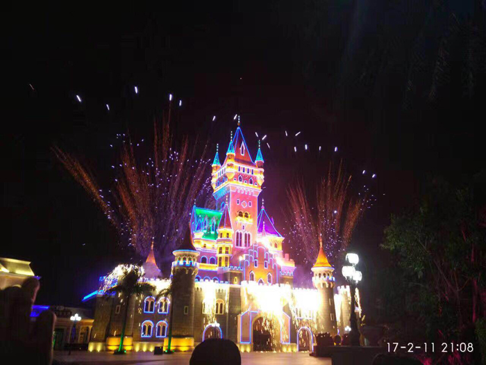 主题乐园夜游灯光秀.jpg