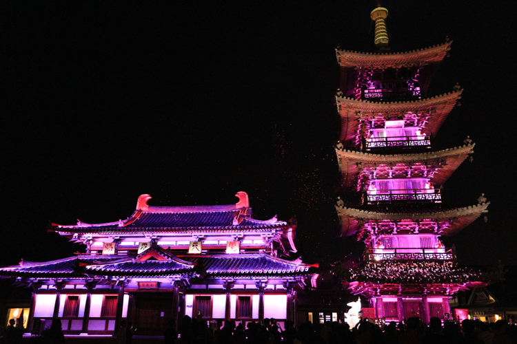 古建筑裸眼3D投影秀.jpg